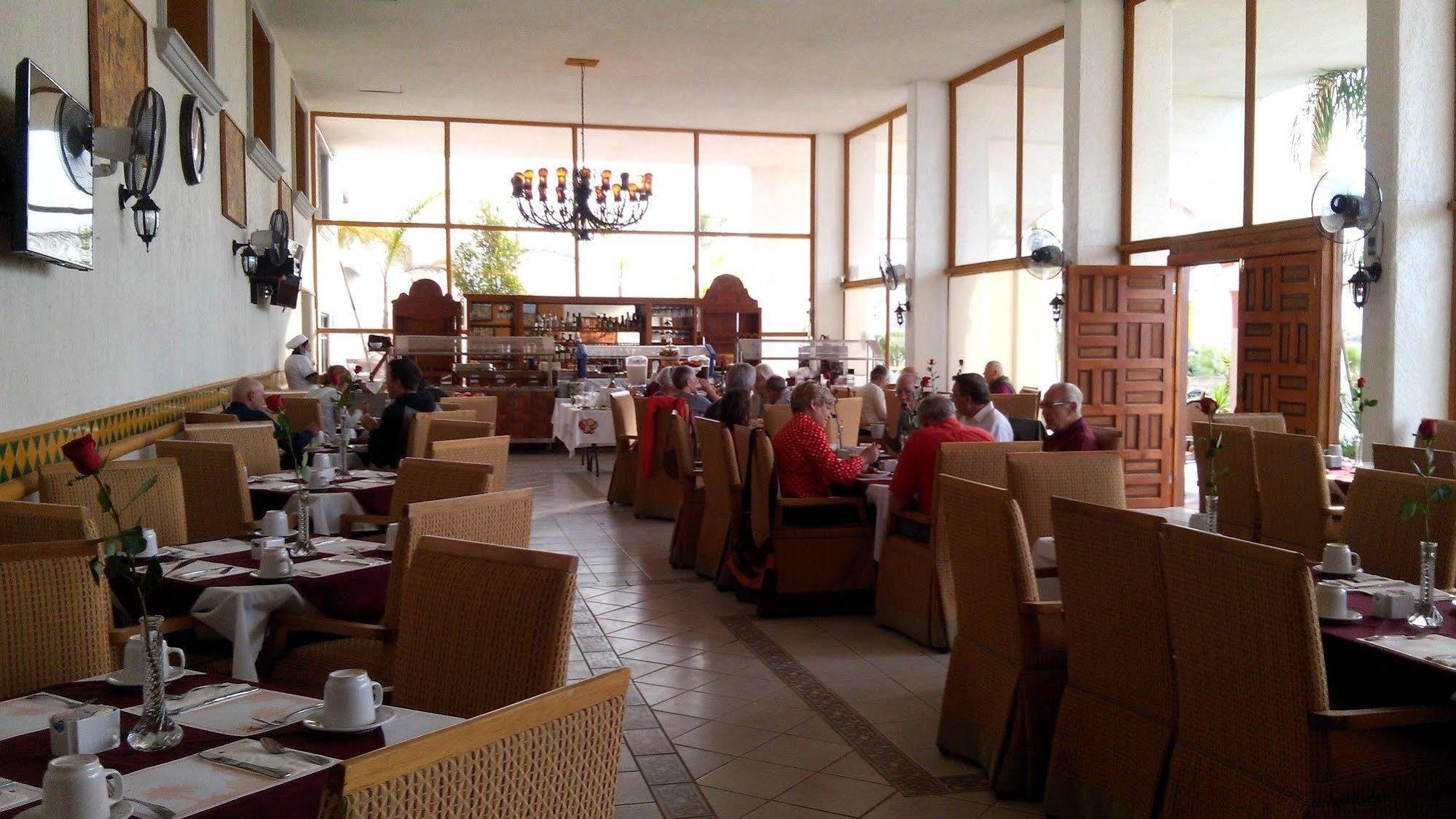 Hotel Mision Santa Maria San Quintin Bagian luar foto